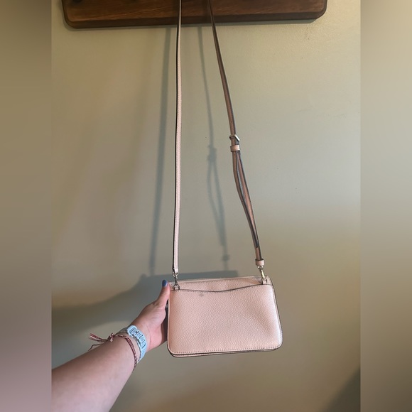 Kate spade cross shoulder purse - Picture 7 of 7
